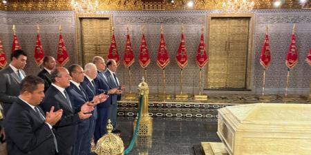 وزير
الخارجية
يزور
ضريح
ضريح
ملكيّ
المغرب
الراحلين
بالرباط - تكنو بلس