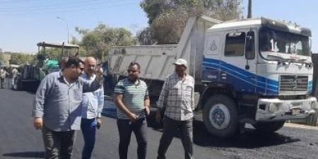 محافظ سوهاج: البدء في رصف شارع النقراشي ومنطقتى العمرى وحى راشد