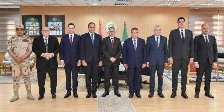 محافظ
الشرقية
يستقبل
محافظى الدقهلية
وقنا
ونائب بورسعيد - تكنو بلس