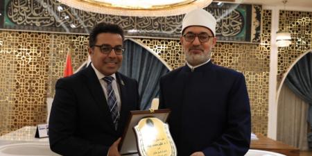 حزب
      الوعي
      يلتقي
      فضيلة
      مفتي
      الجمهورية
      لتقديم
      التهنئة
      بعيد
      الاضحي
      وبحث
      آفاق
      التعاون - تكنو بلس