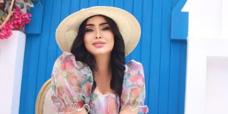 مروي
اللبنانية
تحتفل
بالعيد
بأغنيتها
الجديدة
"أهلا
بالعيد" - تكنو بلس