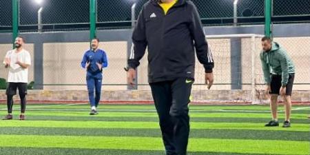 نجم
الإسماعيلي
الذهبي
يهاجم
مجلس
الإدارة
ويعتذر
عن
التواجد
في
بيته - تكنو بلس