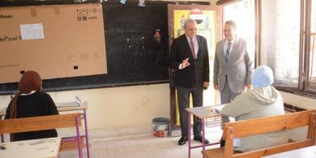 محافظ
      الغربية
      يتفقد
      لجان
      امتحانات
      الثانوية
      العامة
      بطنطا
      ويؤكد:
      أجواء
      هادئة - تكنو بلس