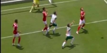 في الدقيقة 37 .. الـ VAR يلغي طرد لاعب بالميراس نتيجة الخشونة مع زيزو في مباراة الأهلي - تكنو بلس