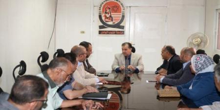 رئيس
      جامعة
      جنوب
      الوادي
      يناقش
      خطة
      الخدمات
      الطبية
      المتكاملة
      المقدمة
      لمنسوبي
      الجامعة - تكنو بلس