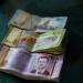 مصرف
      سوريا
      المركزي
      يرفع
      قيمة
      الليرة
      ويخفض
      سعر
      صرف
      الدولار
      إلى
      11
      ألفًا - تكنو بلس