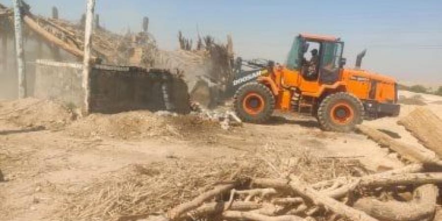 إزالة 672 حالة إشغال طريق داخل مراكز محافظة البحيرة