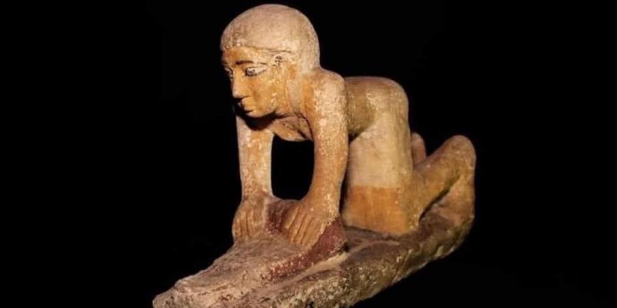 شاهد كيف جسد المصريون القدماء مهنة "الطحان" من خلال تمثال بمتحف آثار الغردقة