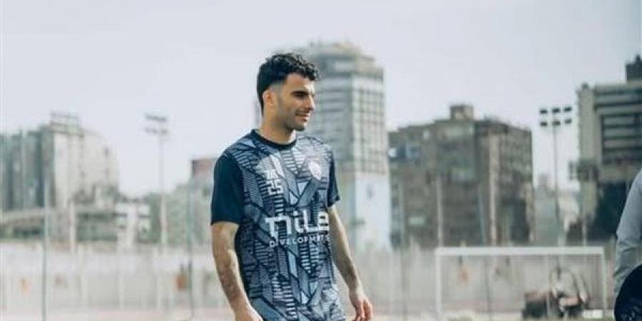 الزمالك
      يشكو
      زيزو
      إلى
      لجنة
      الانضباط
      بسبب
      غيابه
      عن
      التدريبات - تكنو بلس