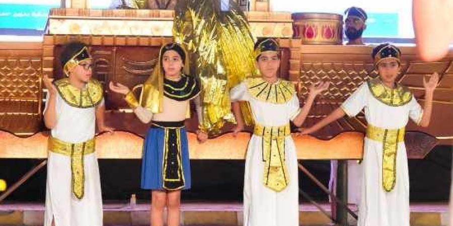 مدارس
النيل
الدولية
بدمياط
تحتفل
بخريجيها
بعروض
فنية
تربوية  - تكنو بلس