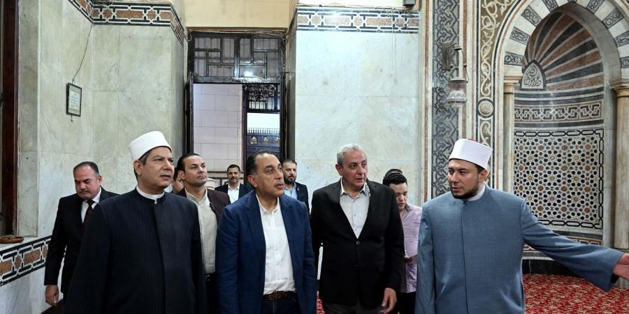 رئيس
الوزراء
يتفقد
أعمال
تطوير
مسجد
"السيد
البدوي"
ومحيطه
بطنطا - تكنو بلس