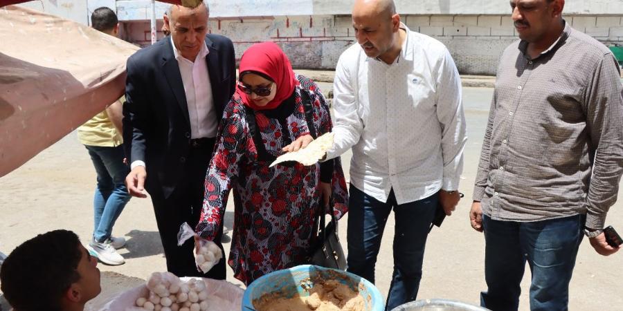 سكرتير
مساعد
بنى
سويف يتفقد
انتظام أسواق
اليوم
الواحد..صور - تكنو بلس
