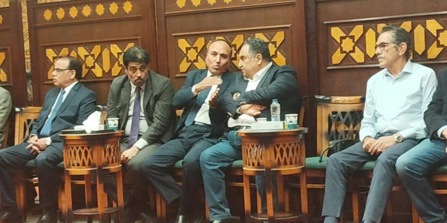 كبار
رجال
الإعلام
يشاركون
فى
عزاء
زوجة
محمد
مصطفى
شردى - تكنو بلس