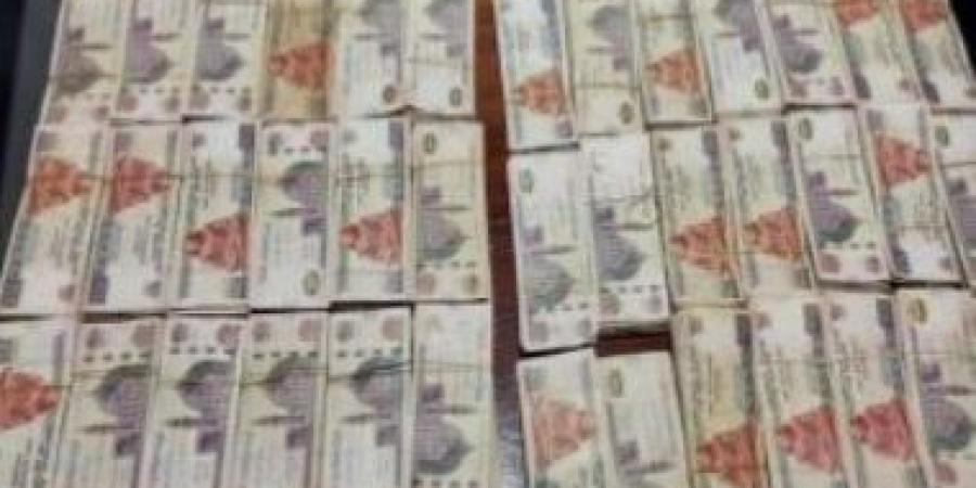 ضبط عملات أجنبية بالسوق السوداء بقيمة 6 ملايين جنيه