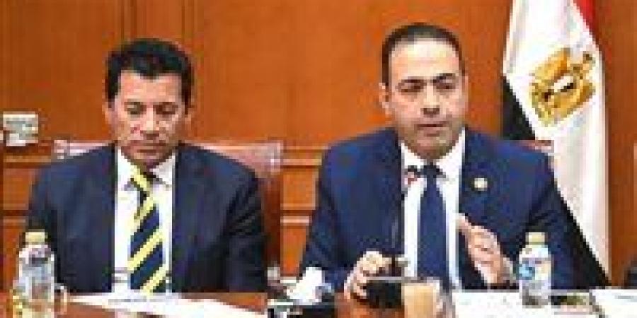 لجنة
      الشباب
      والرياضة
      بالنواب
      توافق
      على
      موازنة
      مديريات
      الشباب..
      وصيانة
      الملاعب
      على
      رأس
      الأولويات - تكنو بلس