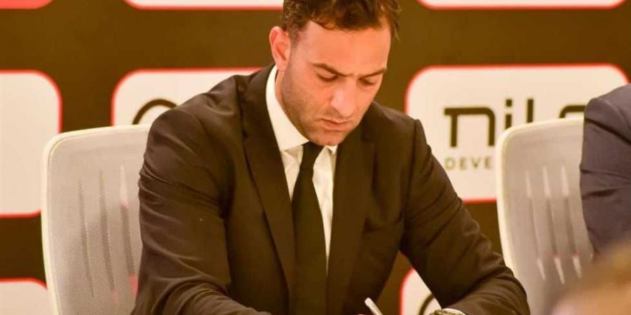 ميدو
يتحدث
عن
أزمة
عواد..
وخلافات
مسؤولي
الزمالك - تكنو بلس