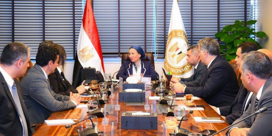 وزيرة البيئة تستعرض تجربة إعادة تدوير المخلفات بهيئة قناة السويس مع «شباب الأعمال» - تكنو بلس