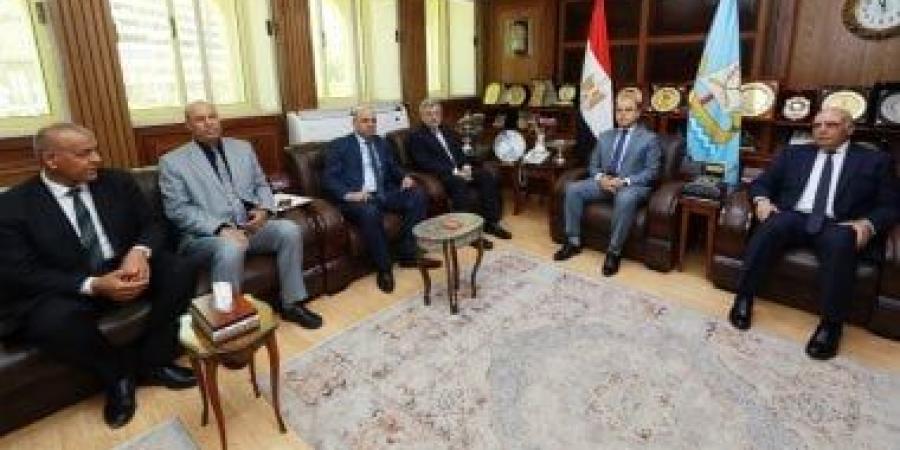محافظ كفرالشيخ يستقبل رئيس هيئة الأوقاف المصرية لبحث ملفات التعاون المشترك