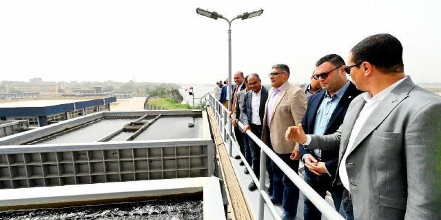 وزير
الإسكان
ومحافظ
الجيزة
يفتتحان
المرحلة
الأولى
من
محطة
مياه
الشرب
بأوسيم - تكنو بلس