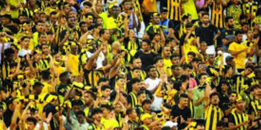 جمهور الذهب.. جماهير الاتحاد تتوج فريقها داخل وخارج الملعب - تكنو بلس