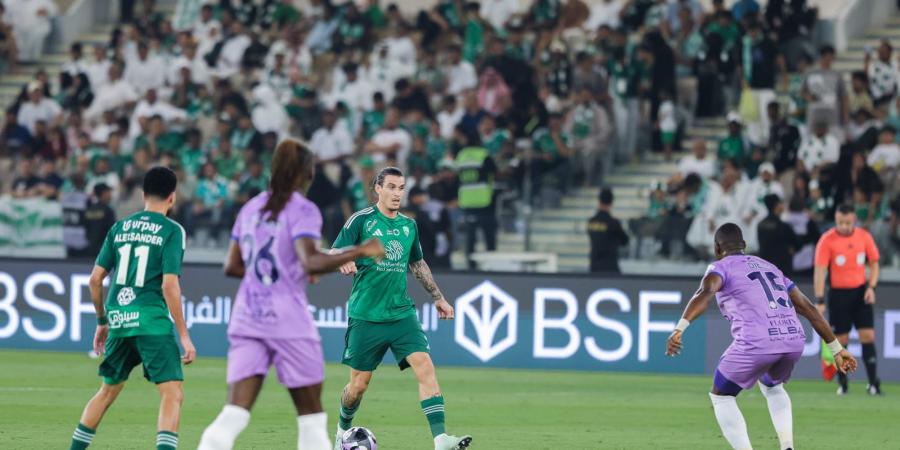 الأهلي
يكتسح
الخلود
برباعية
مثيرة
في
الدوري
السعودي - تكنو بلس