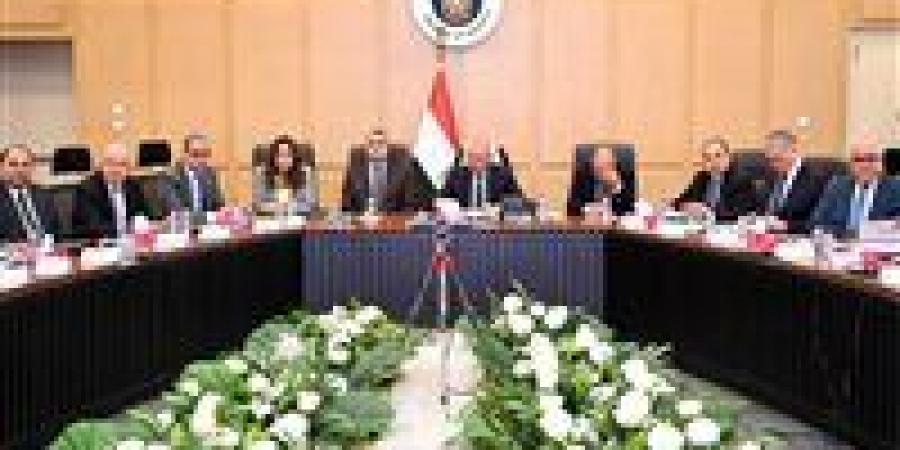 وزير
      الصناعة:
      إقرار
      تعديلات
      هامة
      في
      البرنامج
      الوطني
      لتطوير
      صناعة
      السيارات
      ليشمل
      حوافز
      متنوعة - تكنو بلس