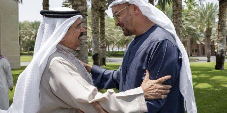 البحرين
      و
      الإمارات
      تبحثان
      سبل
      تعزيز
      العلاقات
      الثنائية
      بين
      البلدين - تكنو بلس