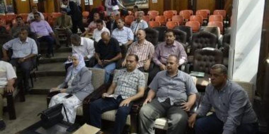 محافظ بني سويف يراجع الترتيبات النهائية لامتحانات آخر السنة للنقل والشهادة