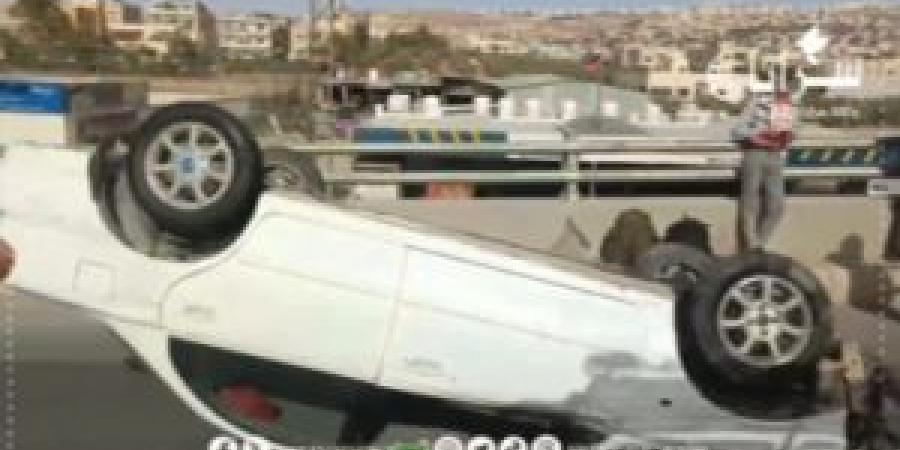 بالفيديو
      ..
      انقلاب
      مركبة
      أعلى
      جسر
      عين
      الباشا
      دون
      إصابات - تكنو بلس