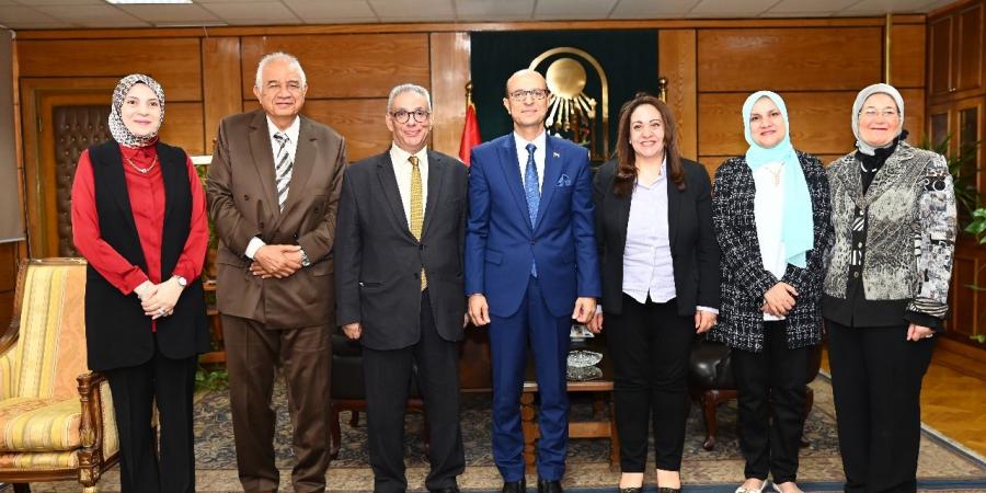 الدكتور
المنشاوي
يستقبل
الأمين
العام
المساعد
لرابطة
الجامعات - تكنو بلس