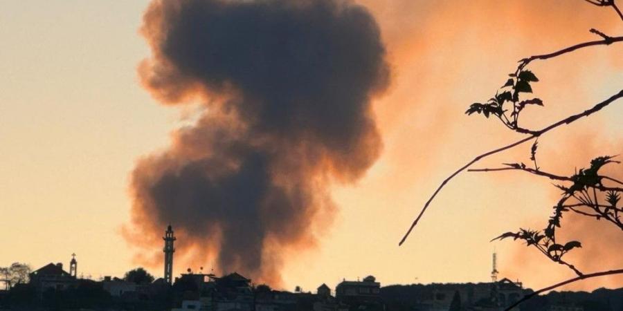 قوات
الاحتلال
تدمر
منازل
في
بيت
لاهيا
شمال
غزة - تكنو بلس