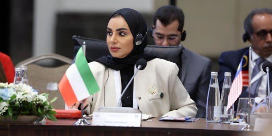وزير
      الشؤون
      الاجتماعية
      الكويتية
      تؤكد
      دور
      الأسرة
      المحوري
      في
      تشكيل
      هوية
      الإنسان
      والحفاظ
      على
      ثقافة
      المجتمعات - تكنو بلس
