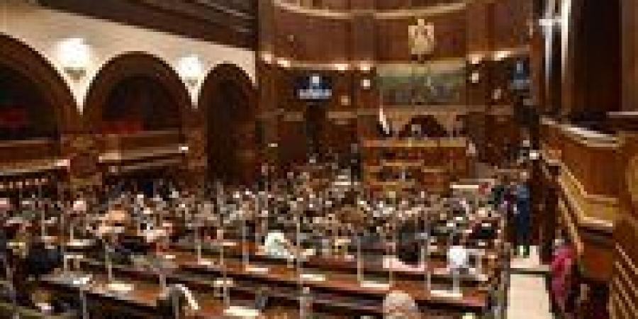مشروع
      قانون
      انتخابات
      مجلس
      الشيوخ..
      37
      دائرة
      فردي
      و4
      دوائر
      قائمة - تكنو بلس