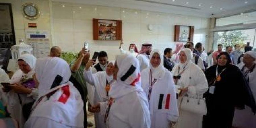 مغادرة الفوج الثانى من حجاج الجمعيات الأهلية بالدقهلية إلى بيت الله الحرام