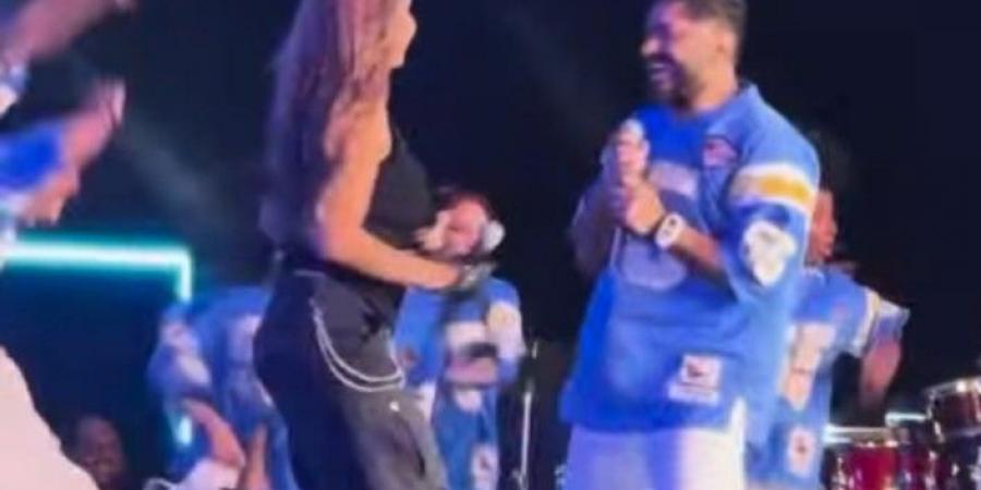 بالصور..
      نيللي
      كريم
      مفاجأة
      حفل
      تامر
      حسني
      في
      ريد
      بول
      جوك
      بوكس - تكنو بلس