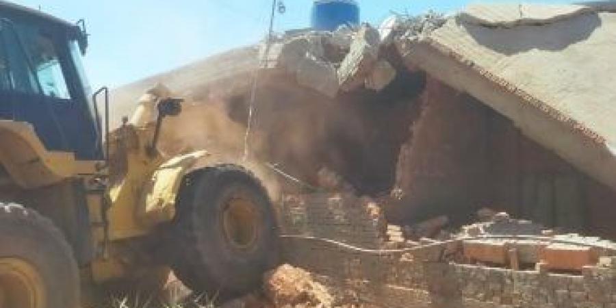 محافظ كفر الشيخ: تنفيذ 5 قرارات إزالة على مساحة 300م2 بمركز الرياض