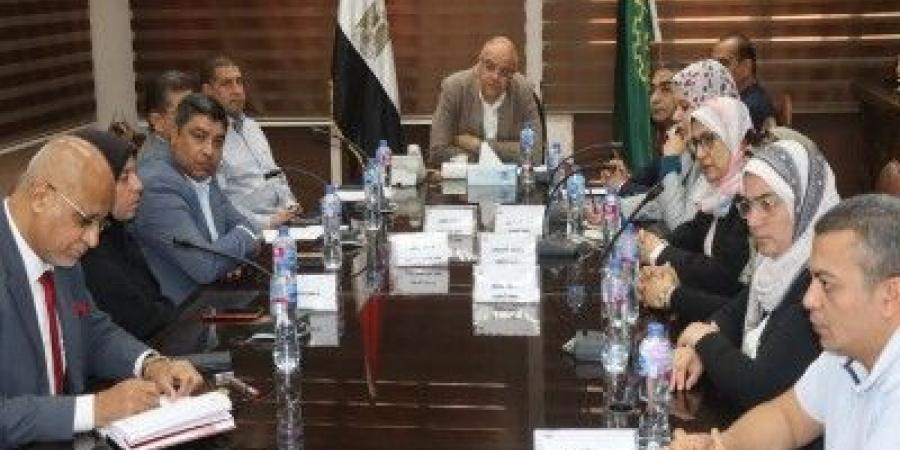 محافظ
القليوبية
يبحث
إتاحة
خدمات
جديدة
للمواطنين
على
كورنيش
النيل - تكنو بلس