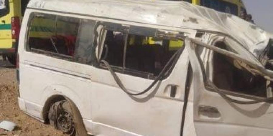 إصابة 11 شخصا فى انقلاب سيارة بطريق كفر حمزة شبين القناطر بالقليوبية