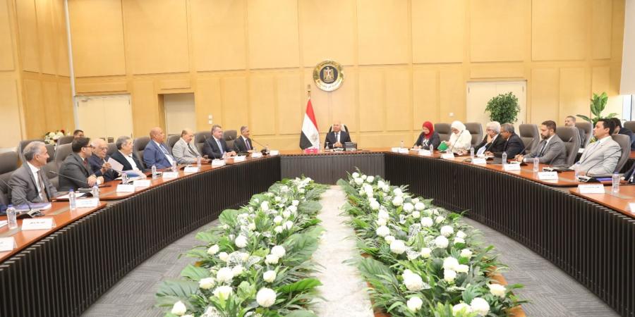 مصر
      تضغ
      خارطة
      طريق
      متكاملة
      للنهوض
      بصناعة
      الحديد - تكنو بلس