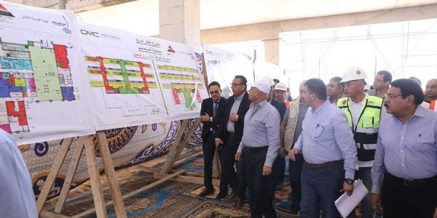 وزير
الصناعة
والنقل
يتفقد
الخط
الثاني
للقطار
الكهربائي
السريع - تكنو بلس