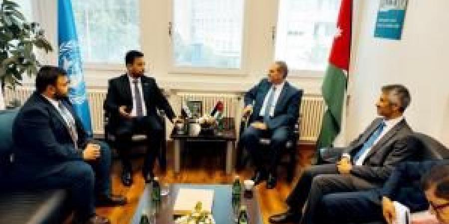 وزير
      الصحة
      يؤكد
      أهمية
      التعاون
      مع
      سوريا
      في
      مختلف
      الملفات
      الصحية - تكنو بلس
