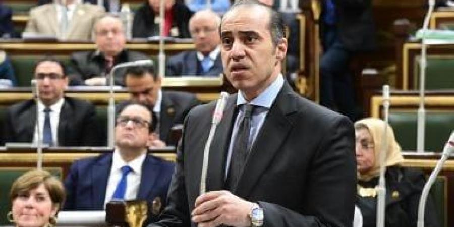 محمود فوزى يهنئ وزيرة البيئة بأمانة اتفاقية الأمم المتحدة لمكافحة التصحر