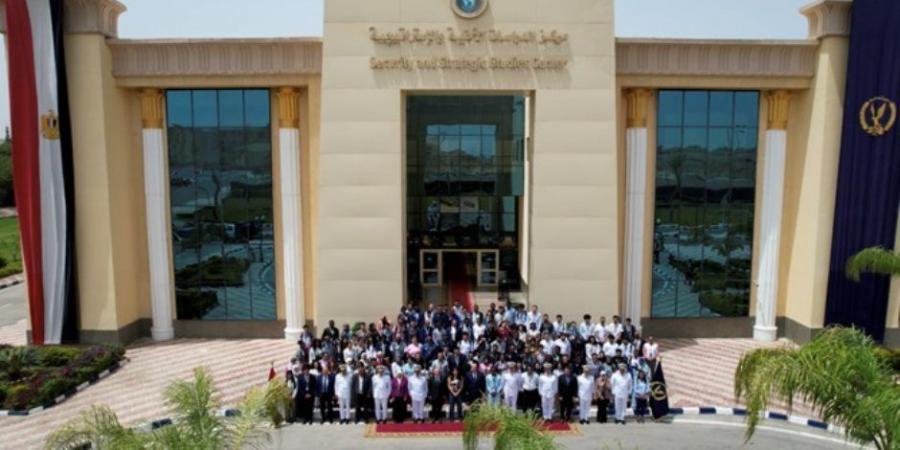 أكاديمية الشرطة تستقبل عدد من الشباب المشاركين بمنحة ناصر للقيادة الدولية - تكنو بلس