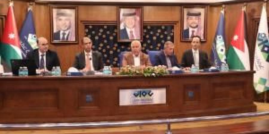 تجارة
      عمّان
      تتحرك
      لحماية
      حقوق
      التجار
      في
      قضية
      الباخرة
      المحترقة
      ASL
      BAUHINIA" - تكنو بلس