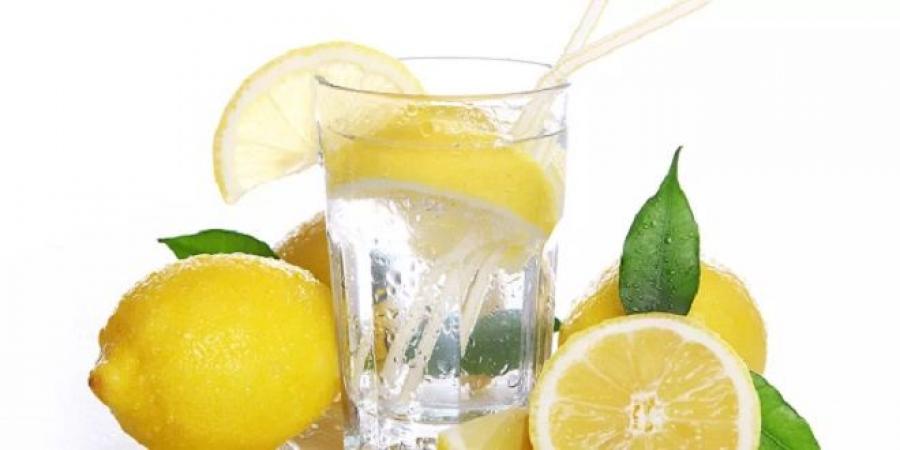 متى
يتحول
شرب
الماء
بالليمون
إلى
خطر
صحي؟ - تكنو بلس