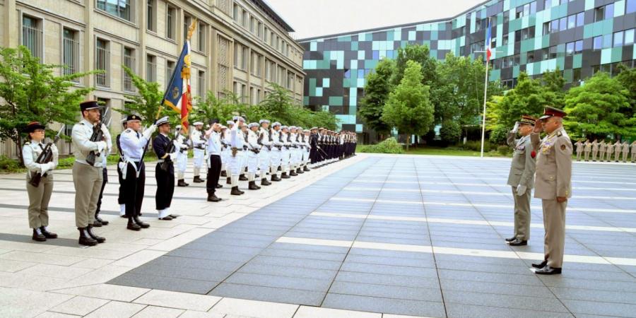 رئيس
      أركان
      حرب
      القوات
      المسلحة
      يعود
      لأرض
      الوطن
      بعد
      انتهاء
      زيارته
      الرسمية
      لفرنسا - تكنو بلس