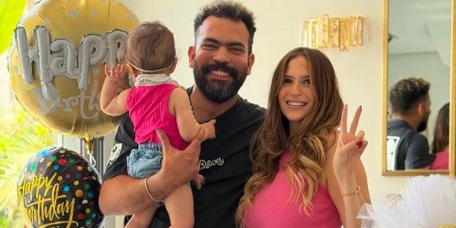 خالد
عليش
يحتفل
بعيد
ميلاده
برفقة
زوجته
وابنته
عاليا - تكنو بلس