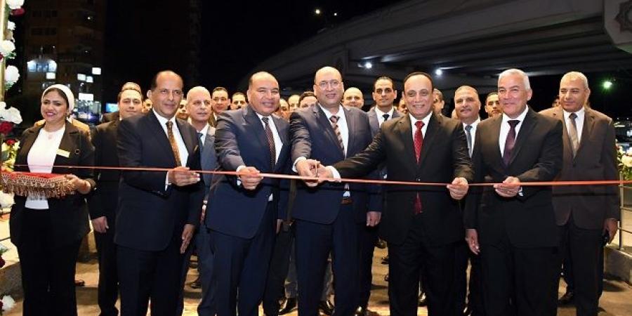 القوات
المسلحة
تفتتح
نادى
وفندق
"6
أكتوبر
الحلمية"
  - تكنو بلس