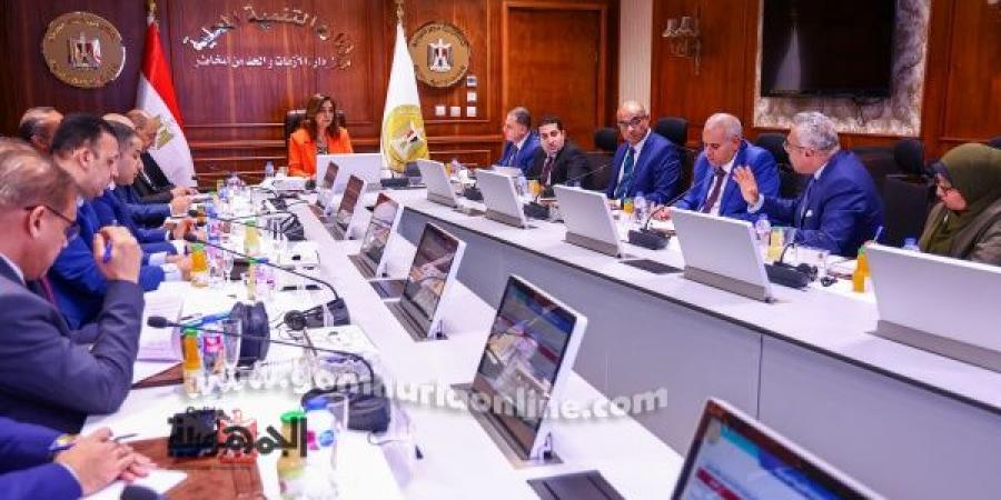 التنمية
المحلية:
تسهيلات
جديدة
وتوحيد
إشتراطات
تراخيص
المحلات - تكنو بلس