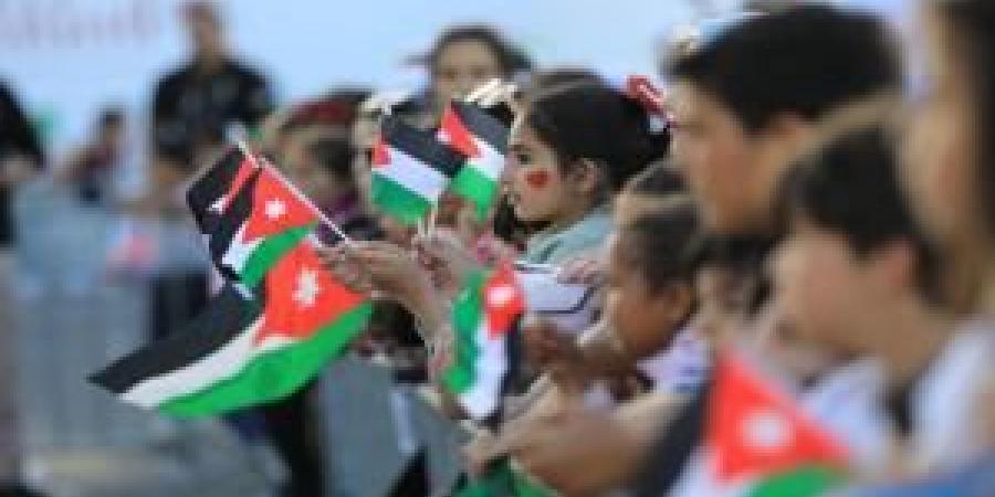 الأردنيون
      يحتفلون
      بعيد
      الاستقلال
      الـ
      79 - تكنو بلس